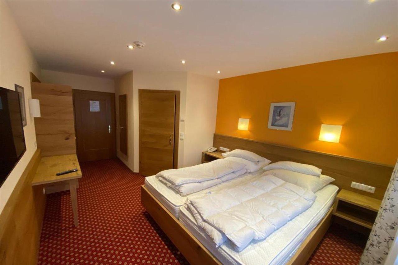 Hotel-Pension Strolz Mayrhofen Εξωτερικό φωτογραφία